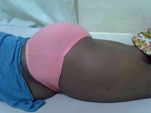 Ebonypussyy1 webcam