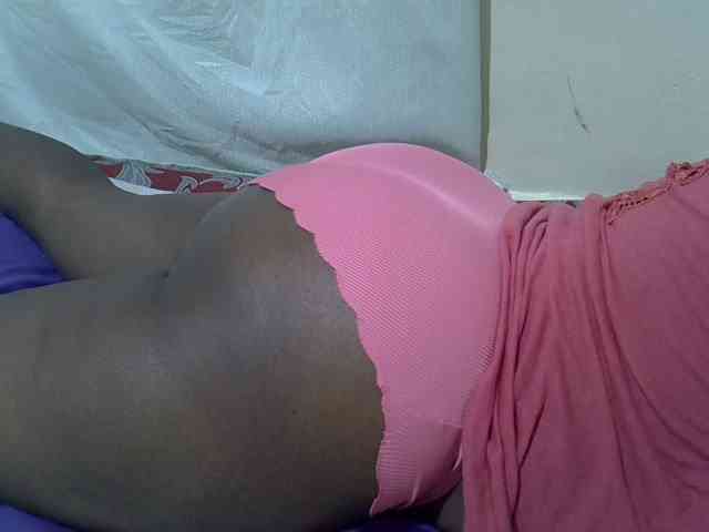 Ebonypussyy1