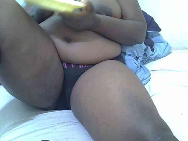 Ebonypussyy1 webcam