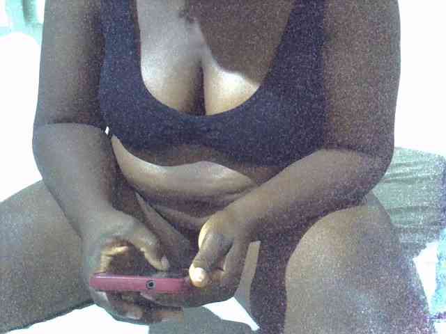 Ebonypussyy1