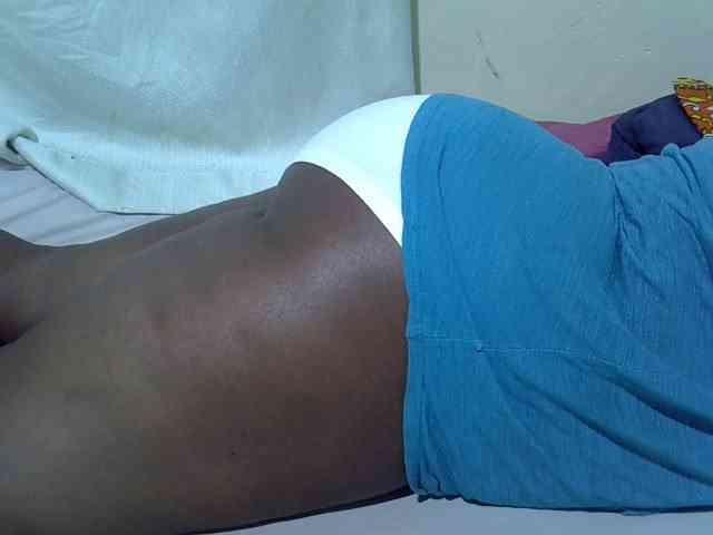 Ebonypussyy1 webcam