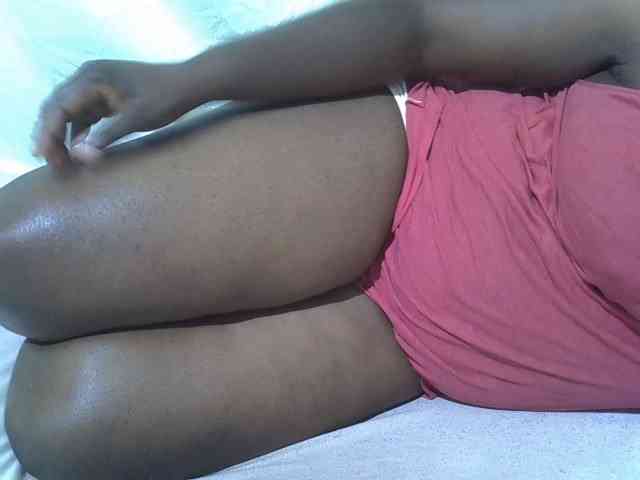 Ebonypussyy1