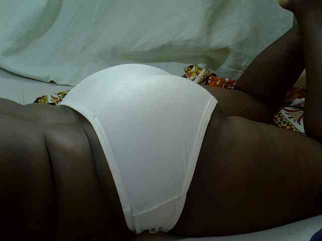 Ebonypussyy1