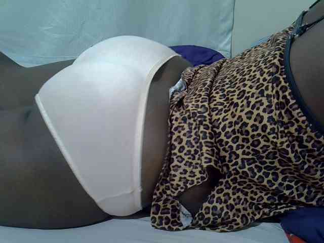 Ebonypussyy1