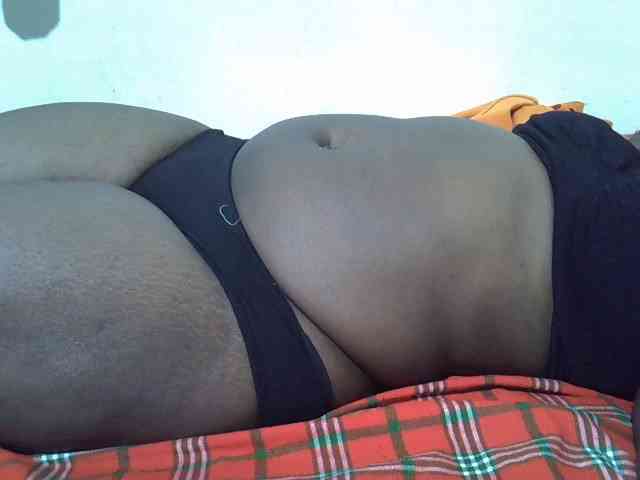 Ebonypussyy1 webcam