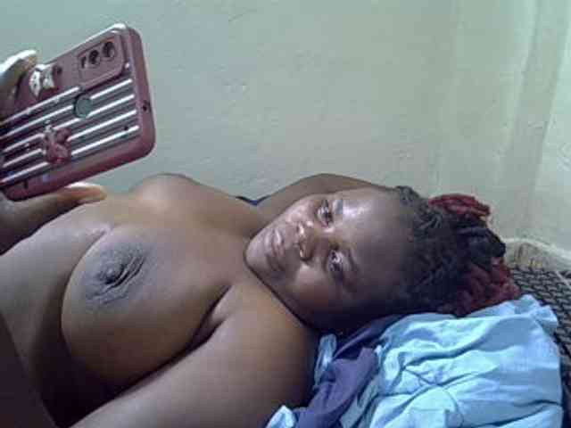 Ebonypussyy1 webcam