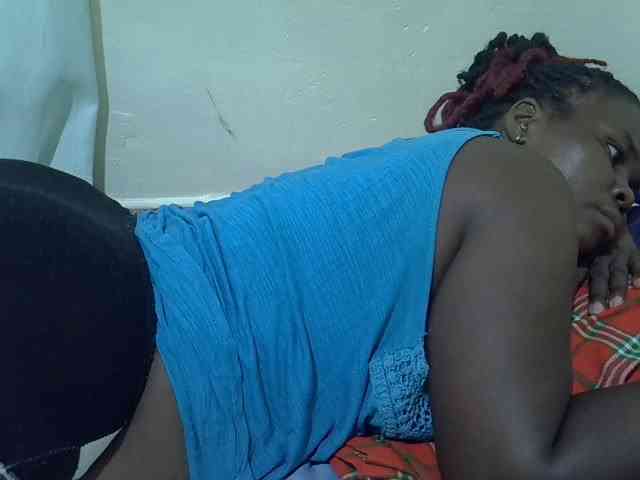 Ebonypussyy1 webcam