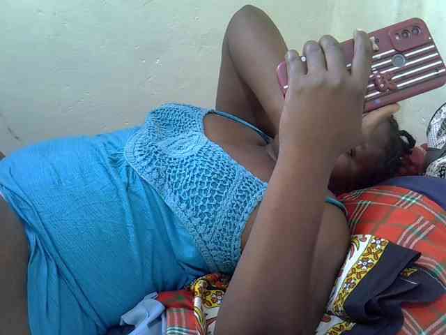 Ebonypussyy1 webcam