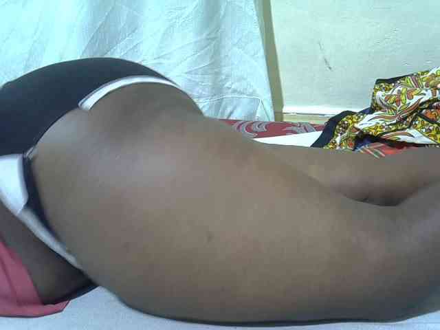 Ebonypussyy1