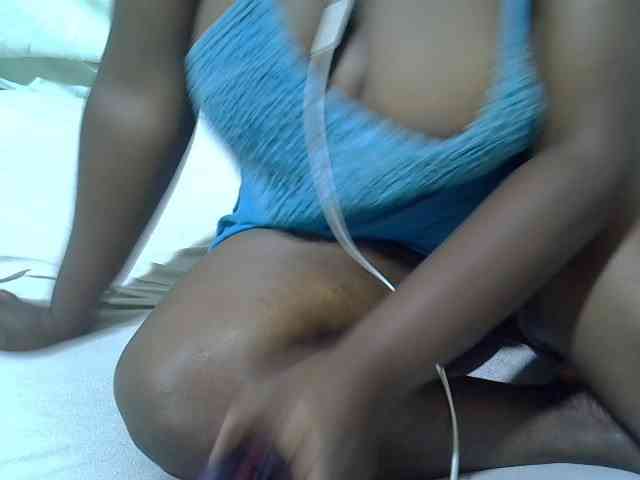 Ebonypussyy1 webcam
