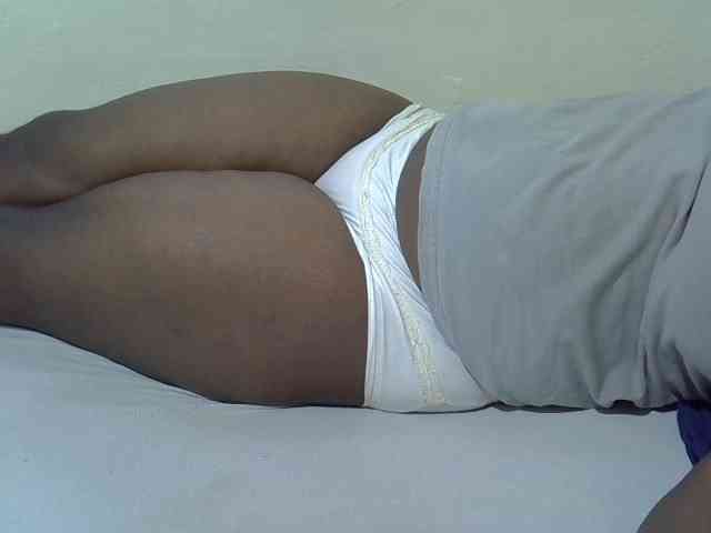 Ebonypussyy1 webcam