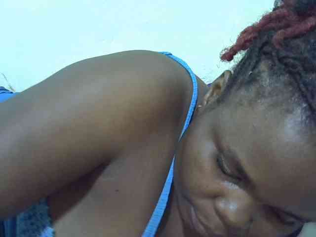 Ebonypussyy1 webcam