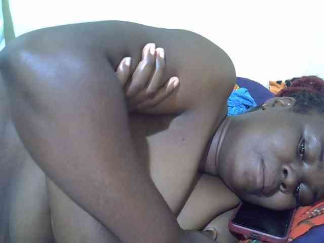 Ebonypussyy1 webcam