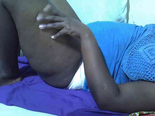 Ebonypussyy1 webcam