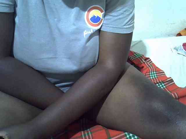 Ebonypussyy1 webcam