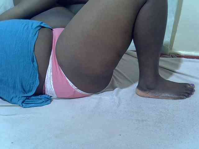 Ebonypussyy1 webcam