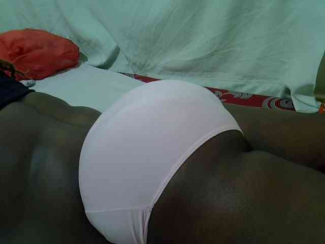 Ebonypussyy1
