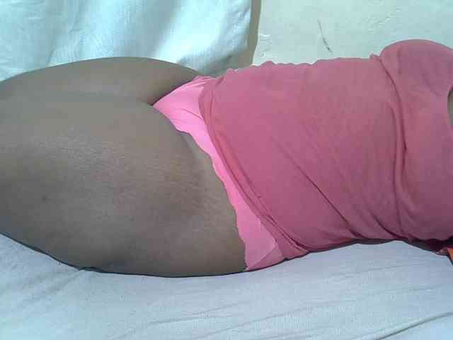 Ebonypussyy1