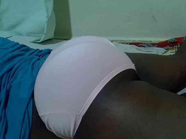 Ebonypussyy1