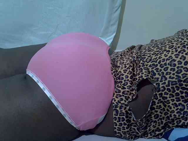 Ebonypussyy1