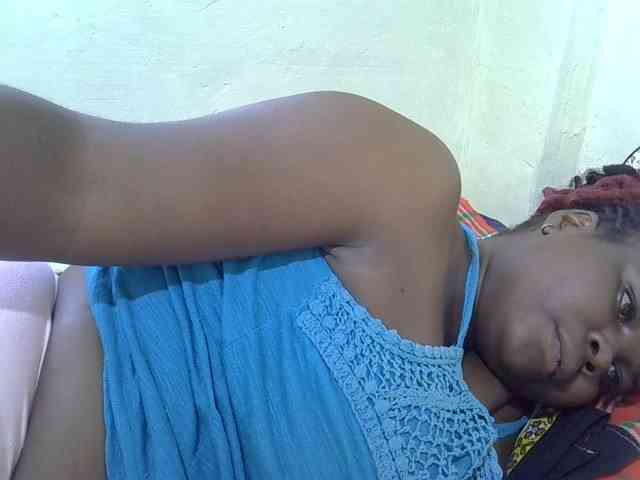 Ebonypussyy1 webcam