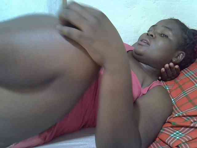 Ebonypussyy1