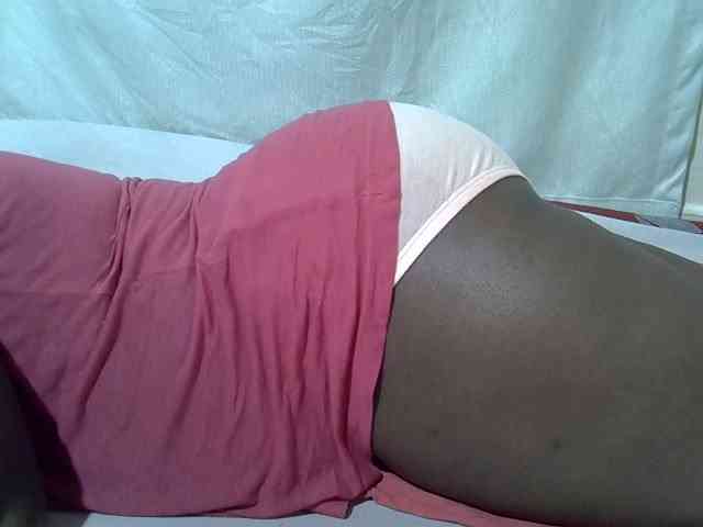 Ebonypussyy1 webcam