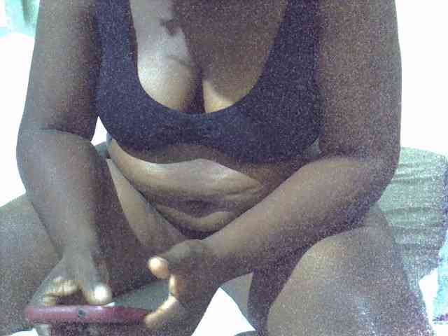 Ebonypussyy1 webcam