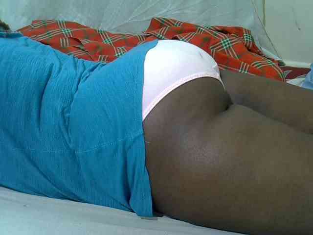Ebonypussyy1 webcam