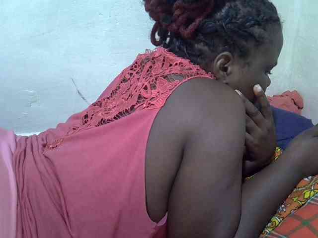 Ebonypussyy1