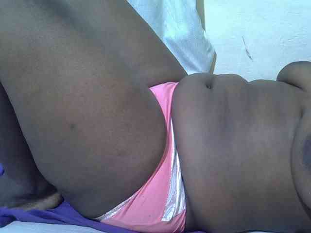 Ebonypussyy1 webcam