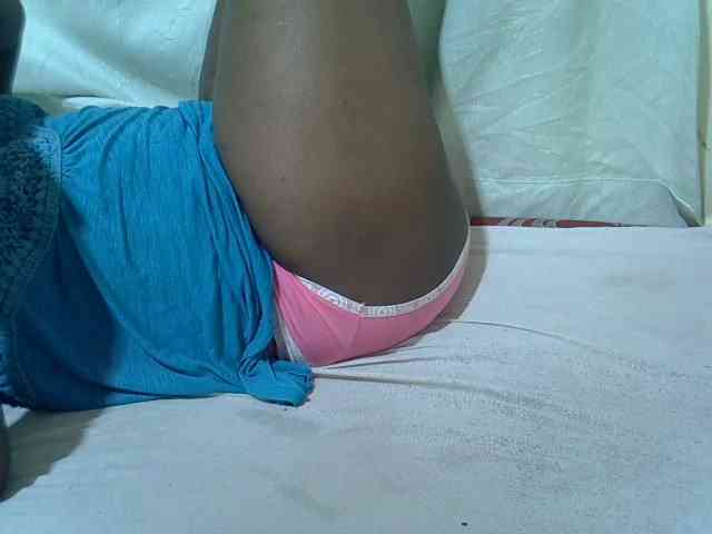 Ebonypussyy1 webcam