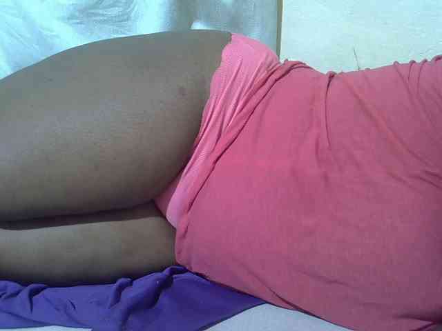 Ebonypussyy1