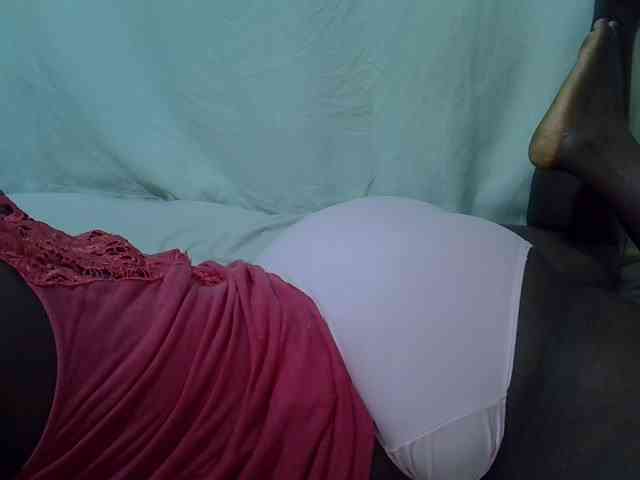 Ebonypussyy1