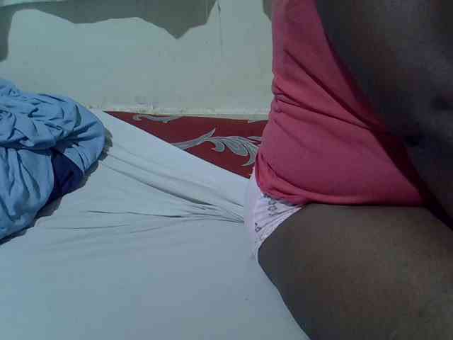 Ebonypussyy1 webcam