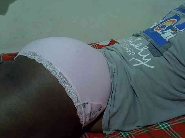 Ebonypussyy1 webcam