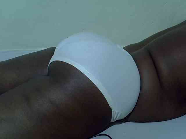 Ebonypussyy1 webcam