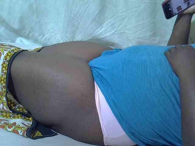 Ebonypussyy1 webcam