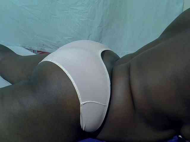 Ebonypussyy1 webcam