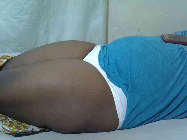 Ebonypussyy1