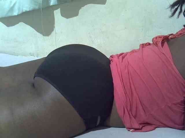 Ebonypussyy1 webcam