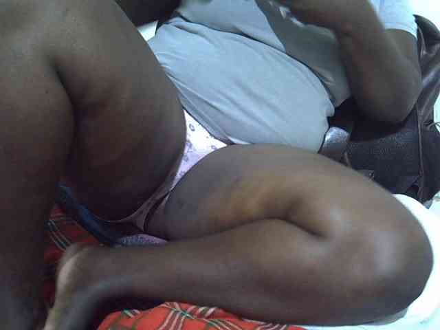 Ebonypussyy1 webcam