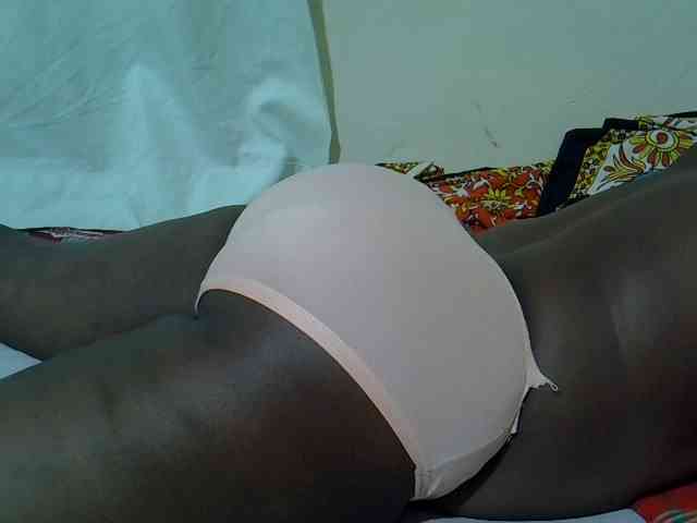 Ebonypussyy1 webcam