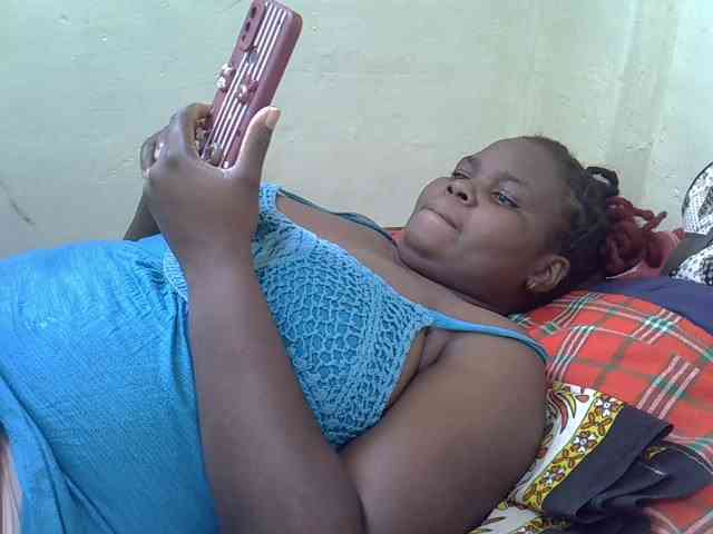 Ebonypussyy1 webcam