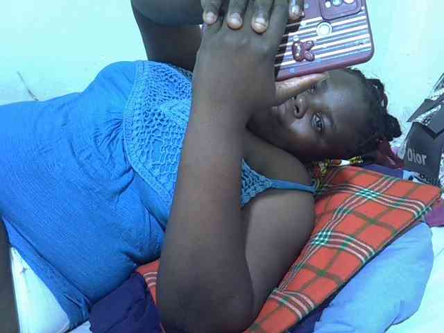Ebonypussyy1