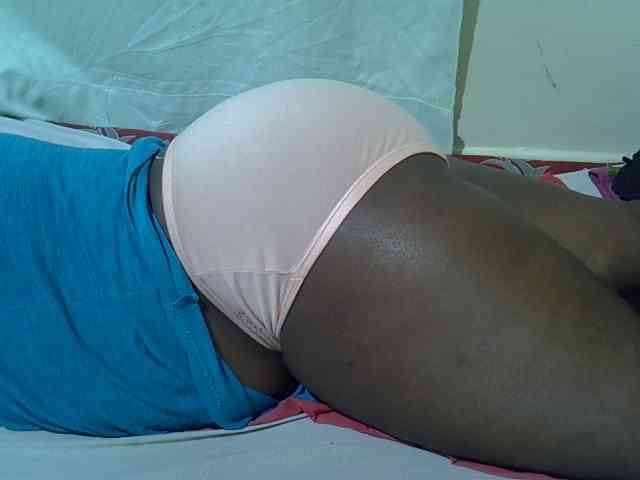 Ebonypussyy1 webcam