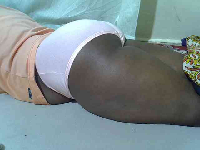 Ebonypussyy1 webcam