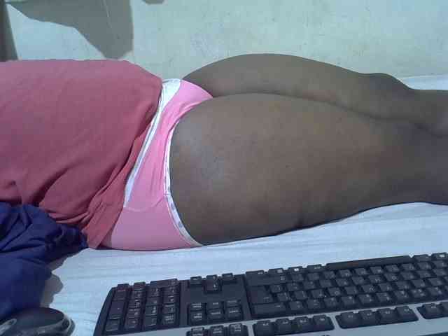 Ebonypussyy1 webcam