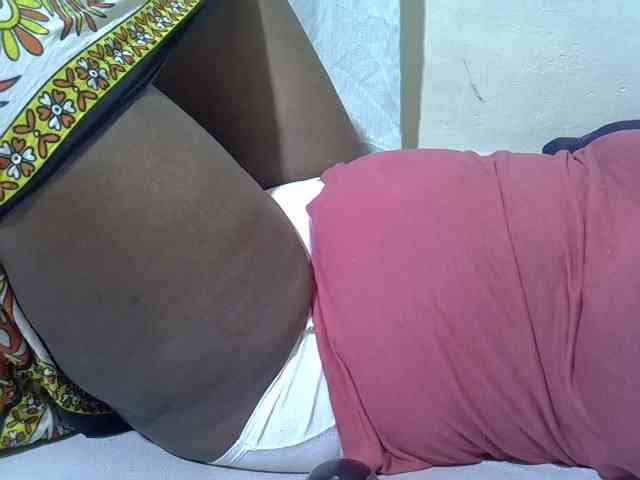 Ebonypussyy1
