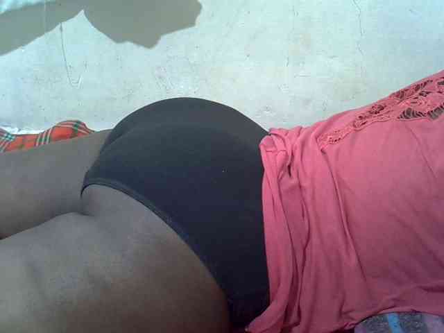 Ebonypussyy1